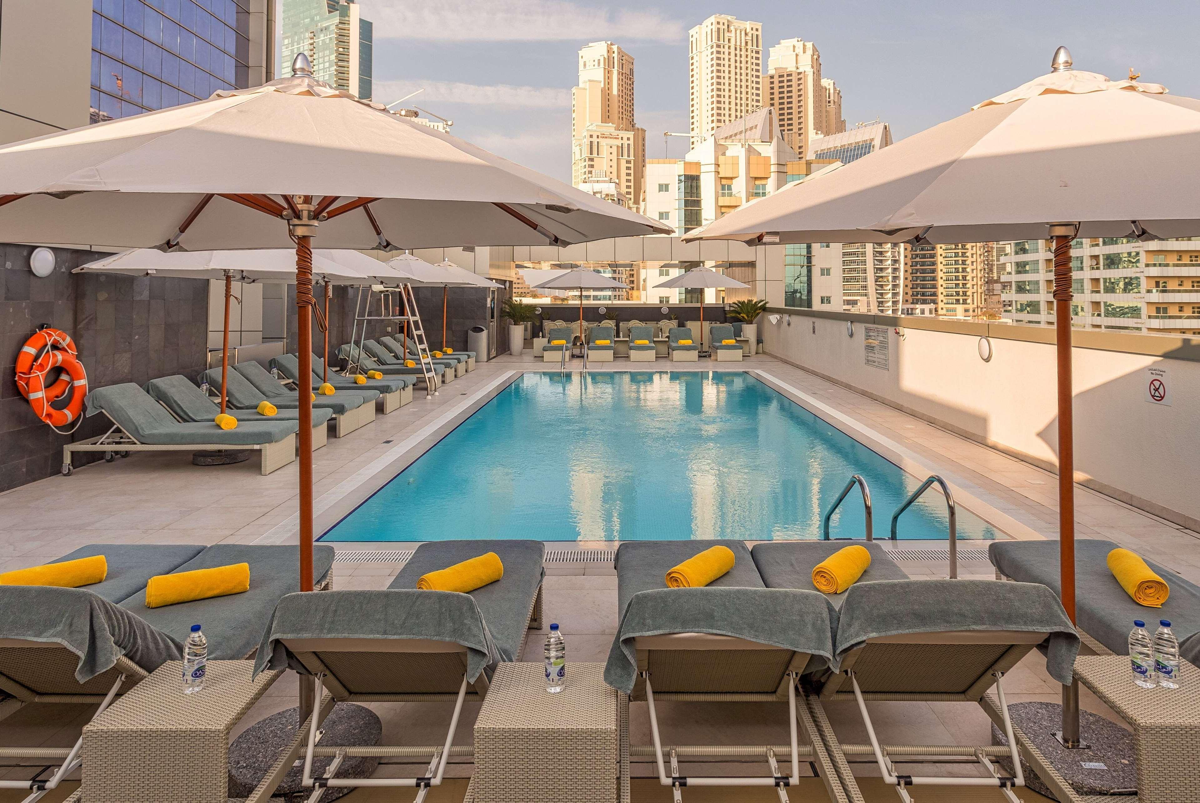 Отель Wyndham Dubai Marina Экстерьер фото